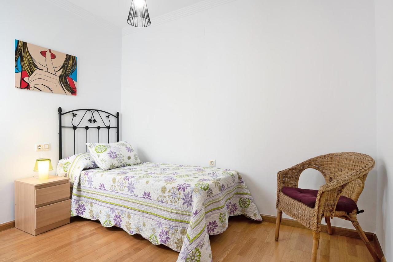 Apartamento Sol - Solo Familias โกนิล เด ลาฟรอนเตรา ภายนอก รูปภาพ